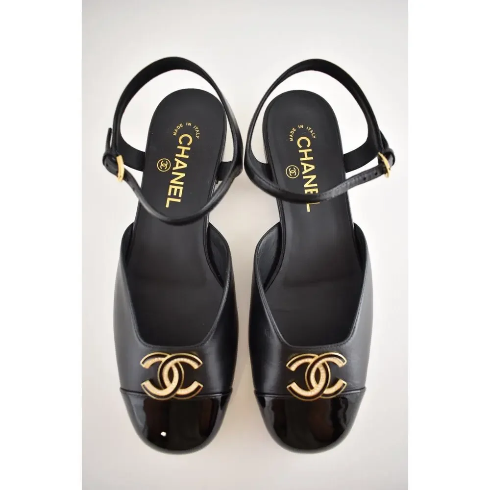 CHANEL 25p black