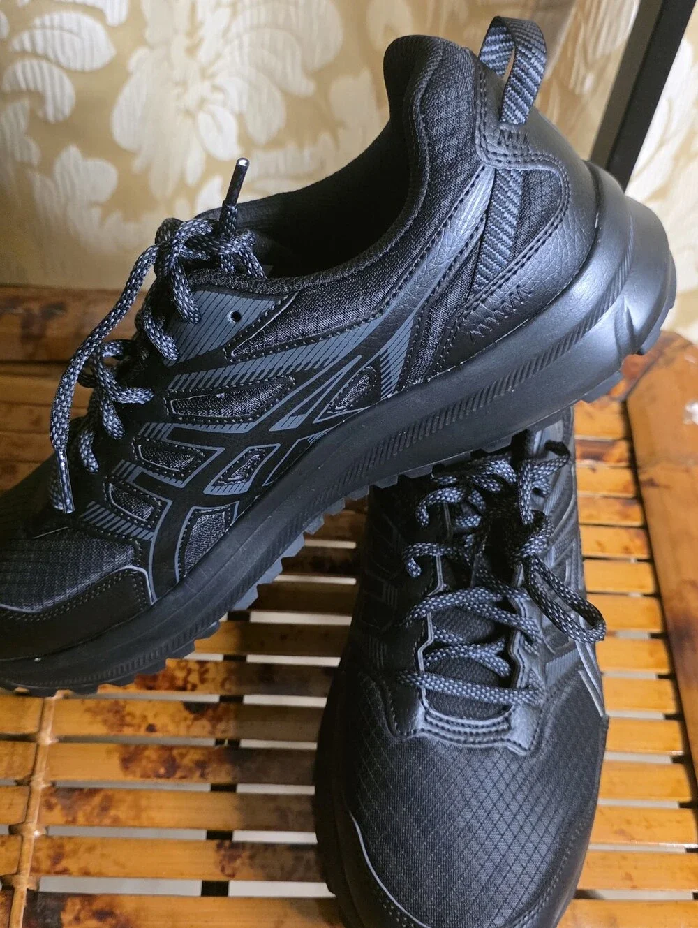 Asics Trail Scout's Men Sneakers Size 11.5 New Without Box