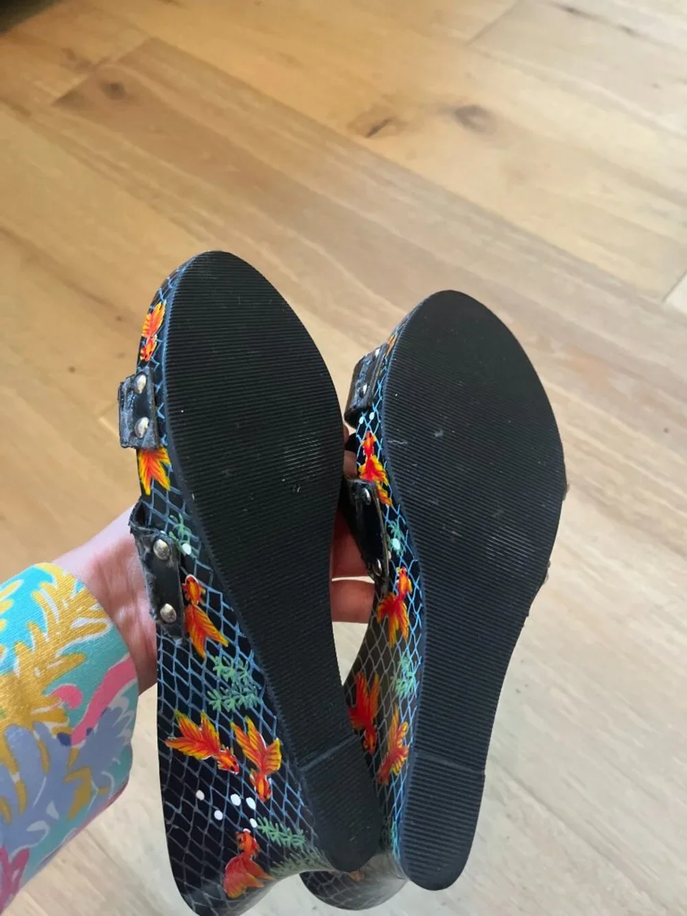 Rare Vintage Beverly Feldman Hand Painted Mermaid Fish Scene Wedge Sandals Black