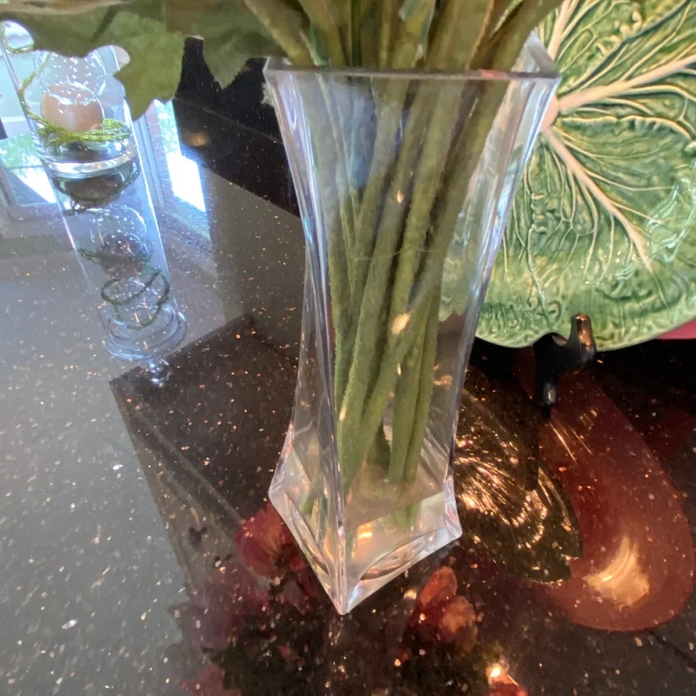 N/A glass vase