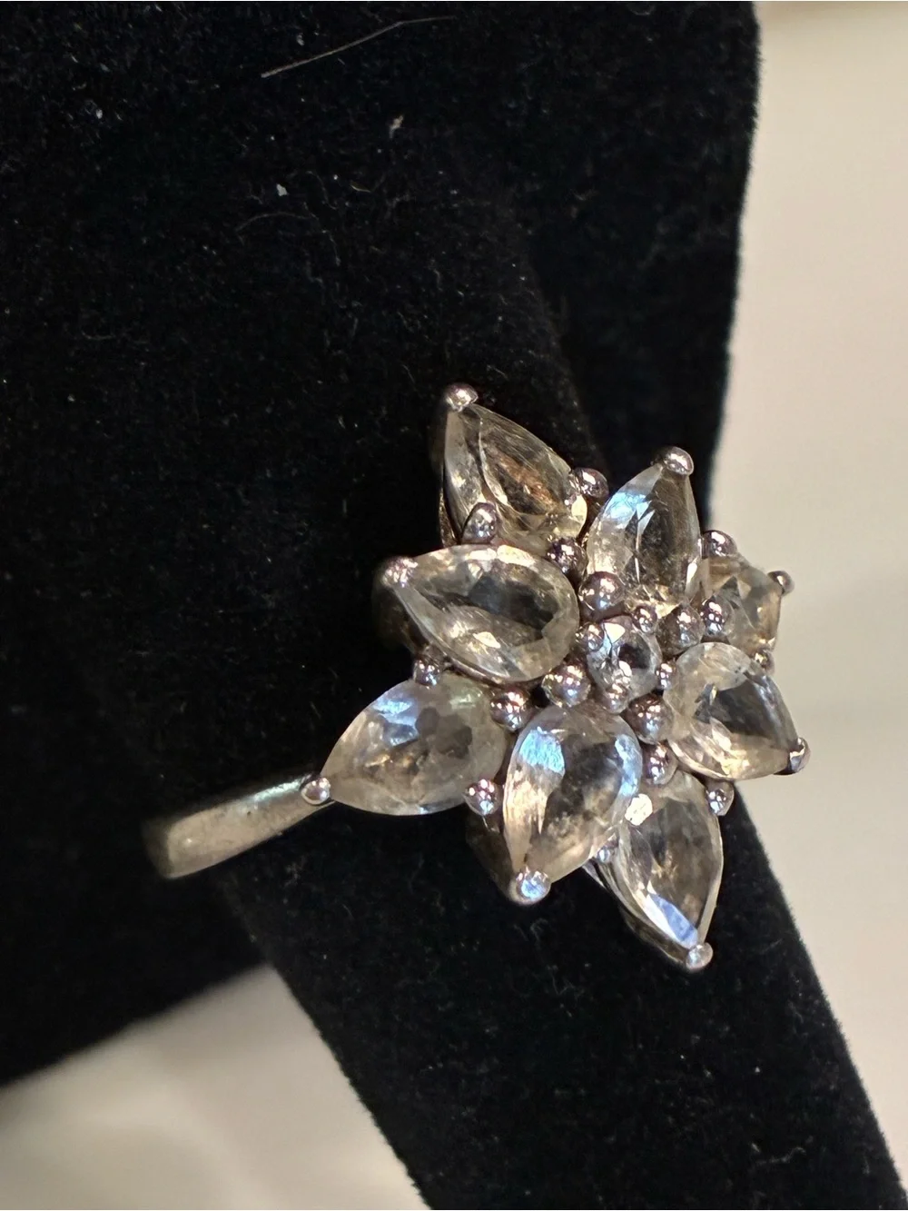 925 Sterling Silver Cluster Ring Size 7  - Women