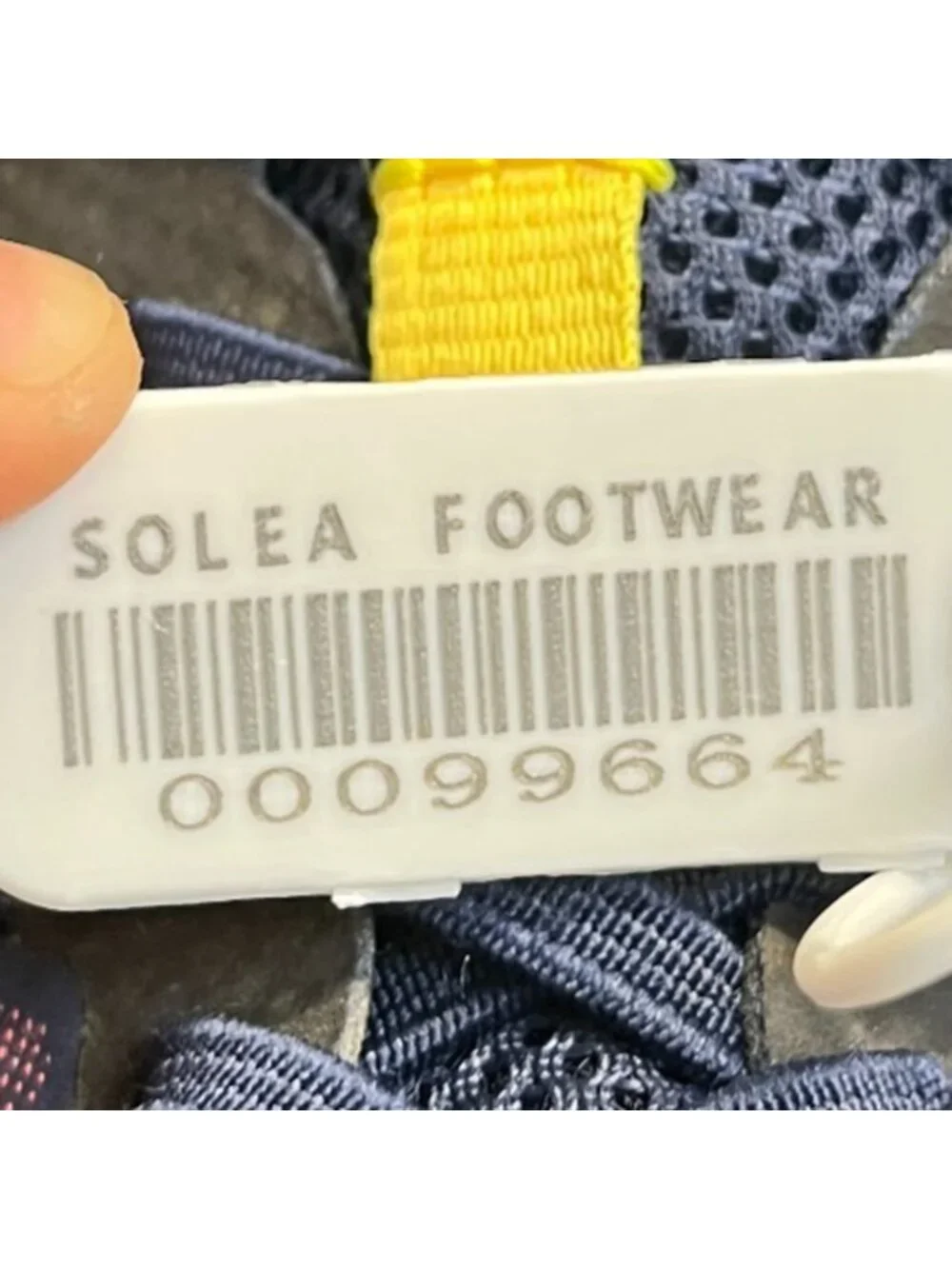 New Balance signs or