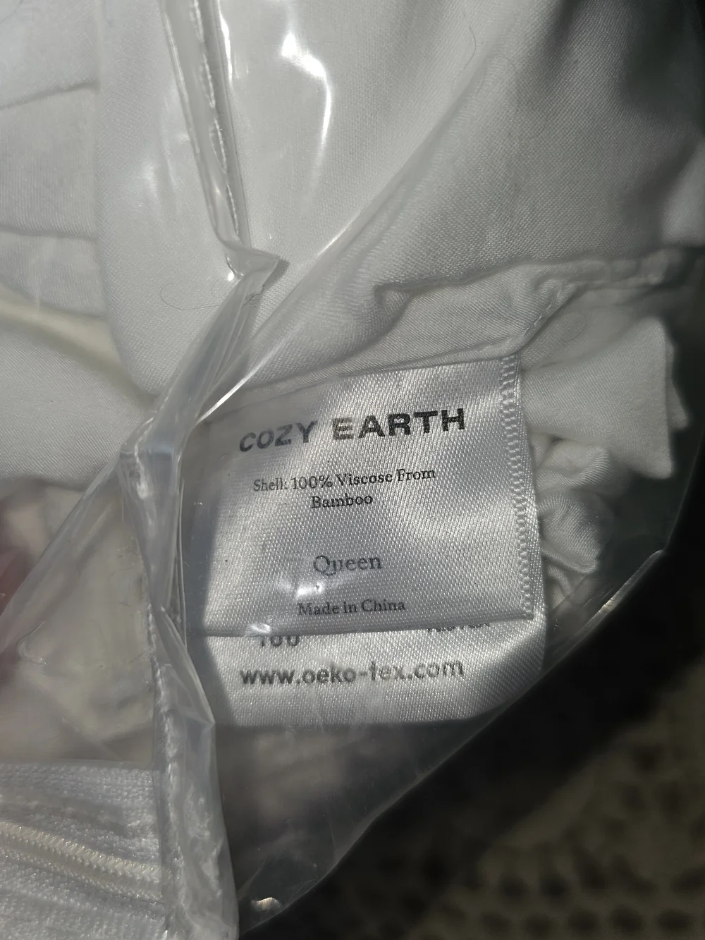 COZY EARTH! Queen White Queen Bedding Set - White NEW