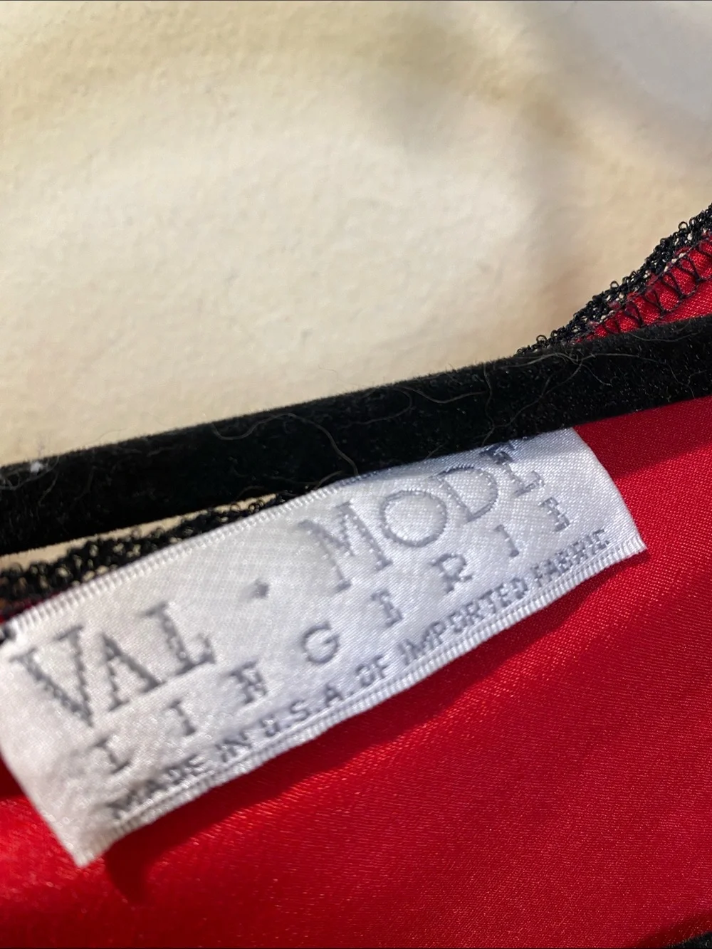 Val Mode luxurious red