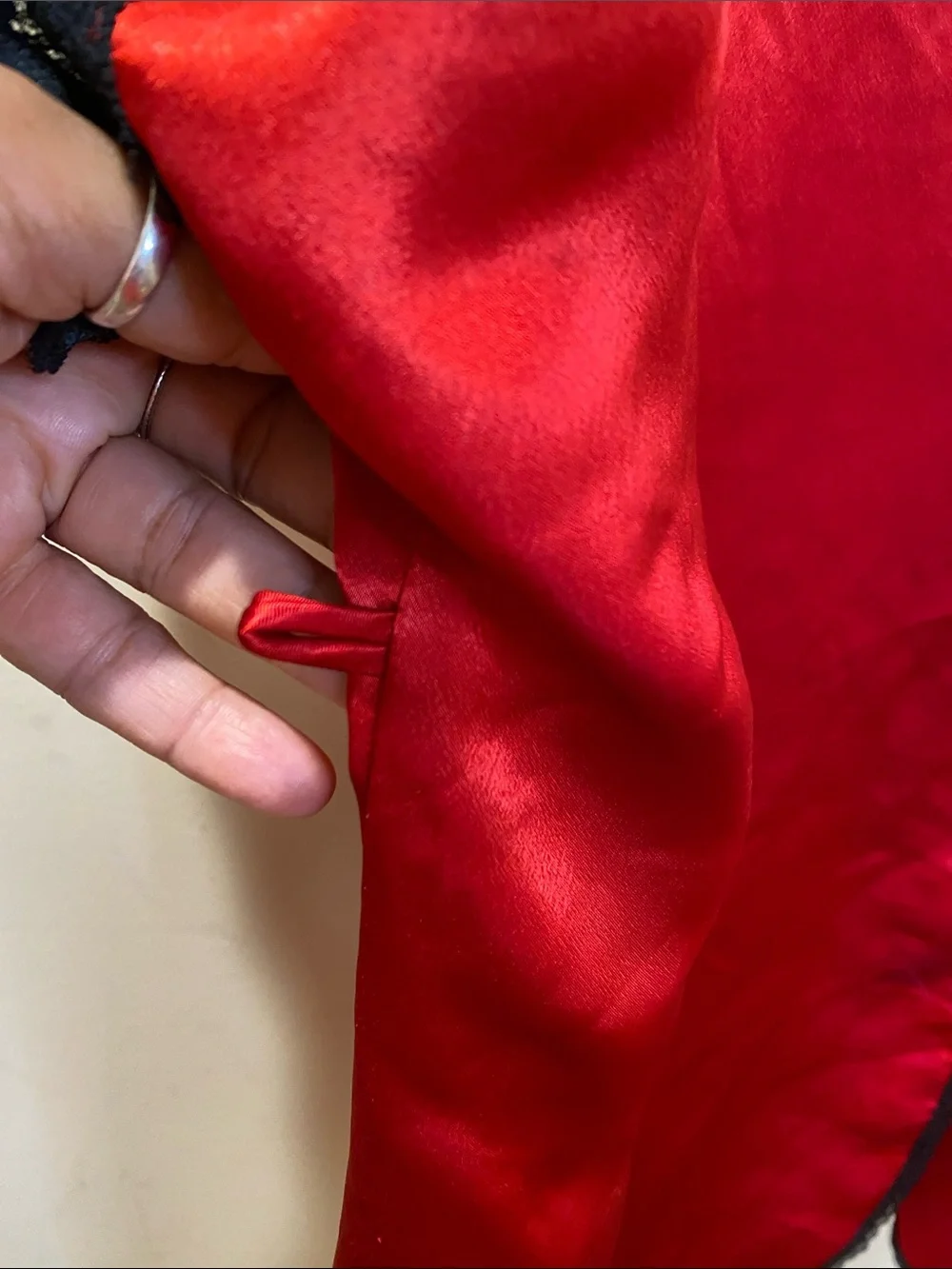 Val Mode luxurious red