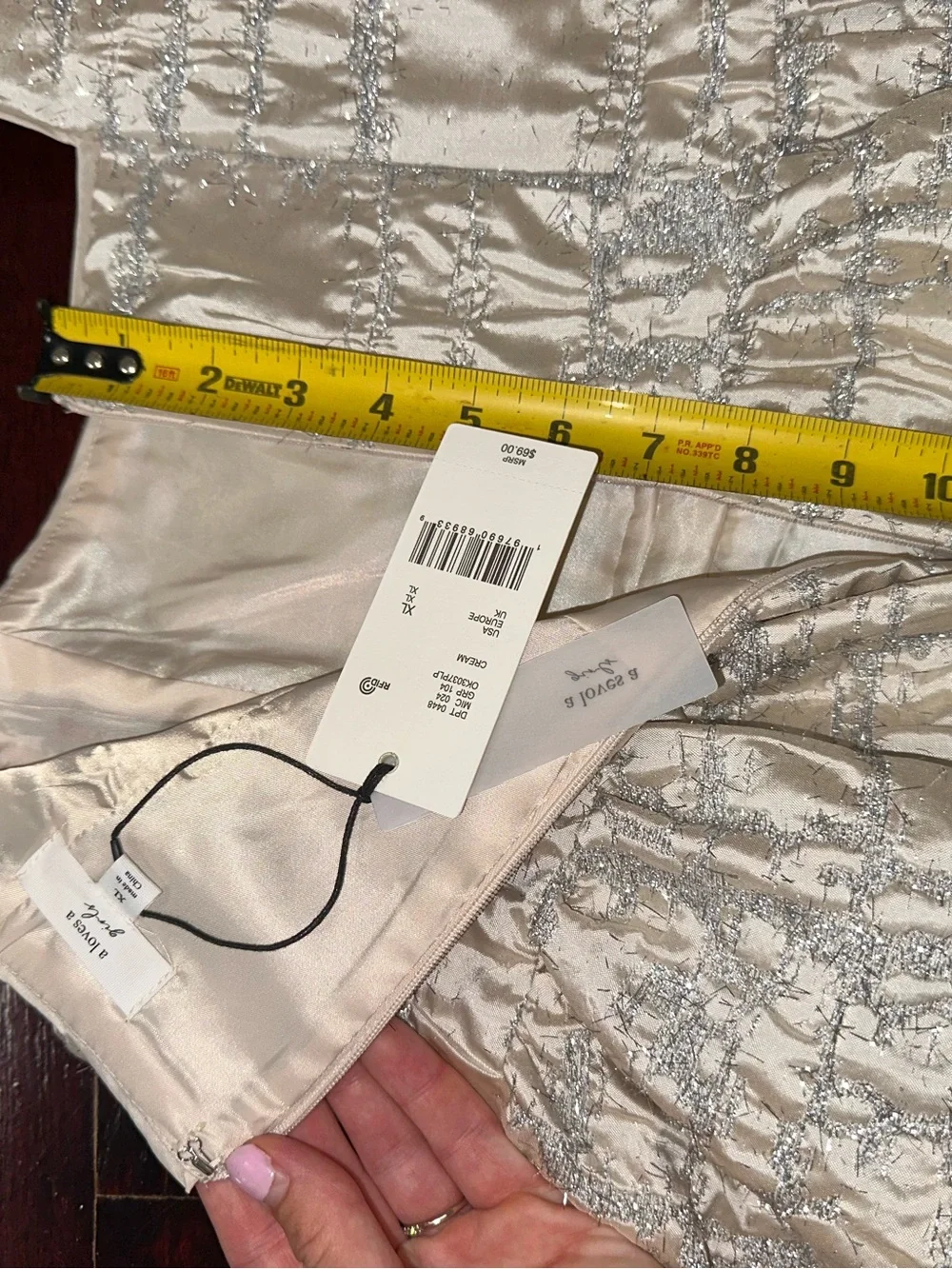 A Loves A elegant cream