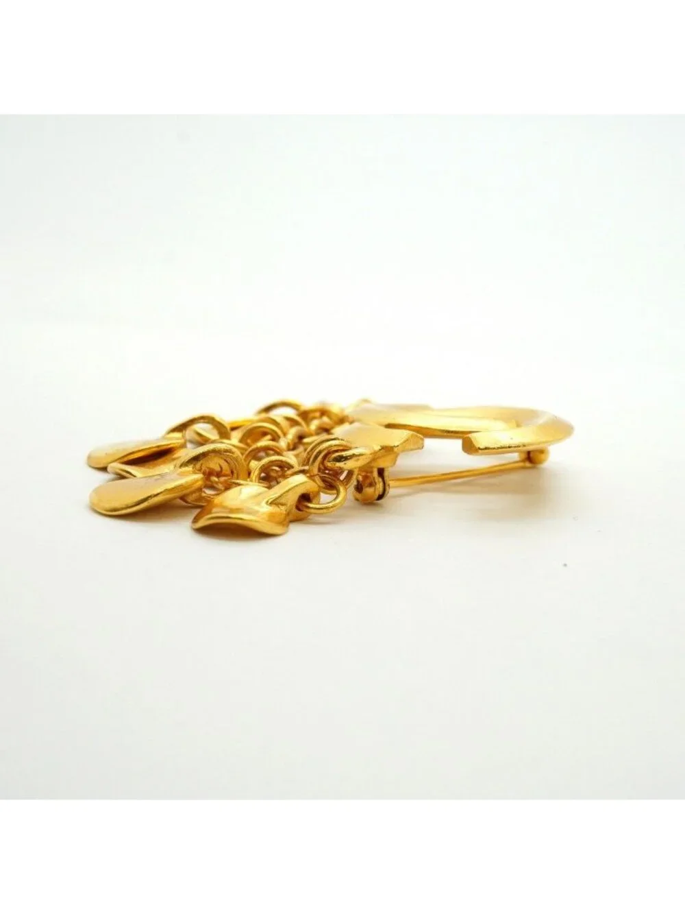 CHANEL brooch vintage