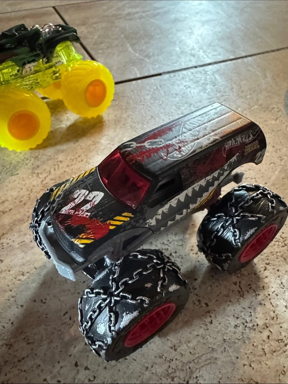 Hot Wheels set monster