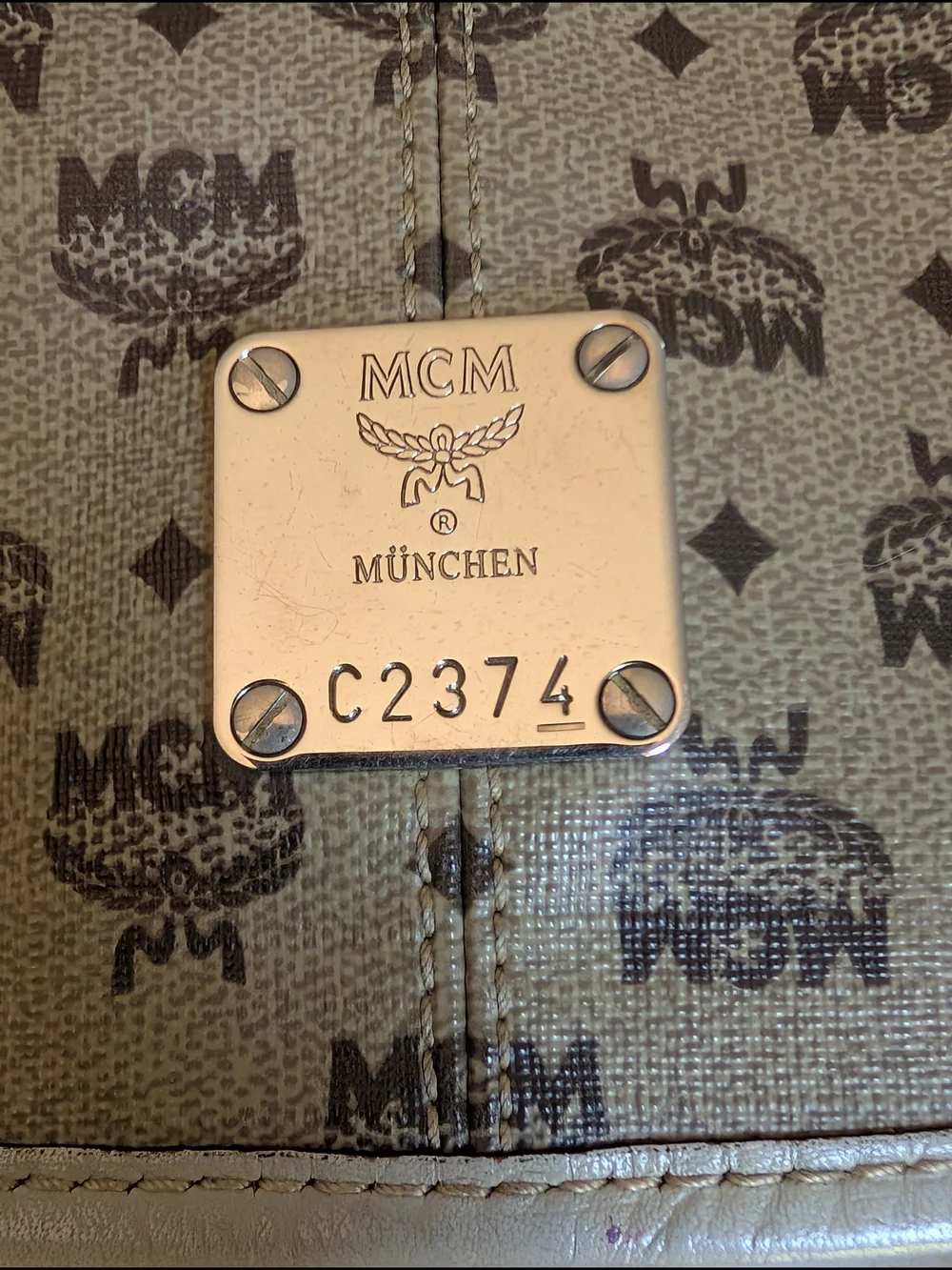 MCM visetos large