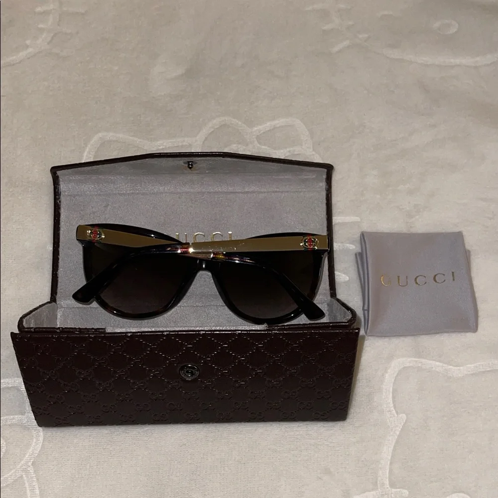 Gucci stylish cat