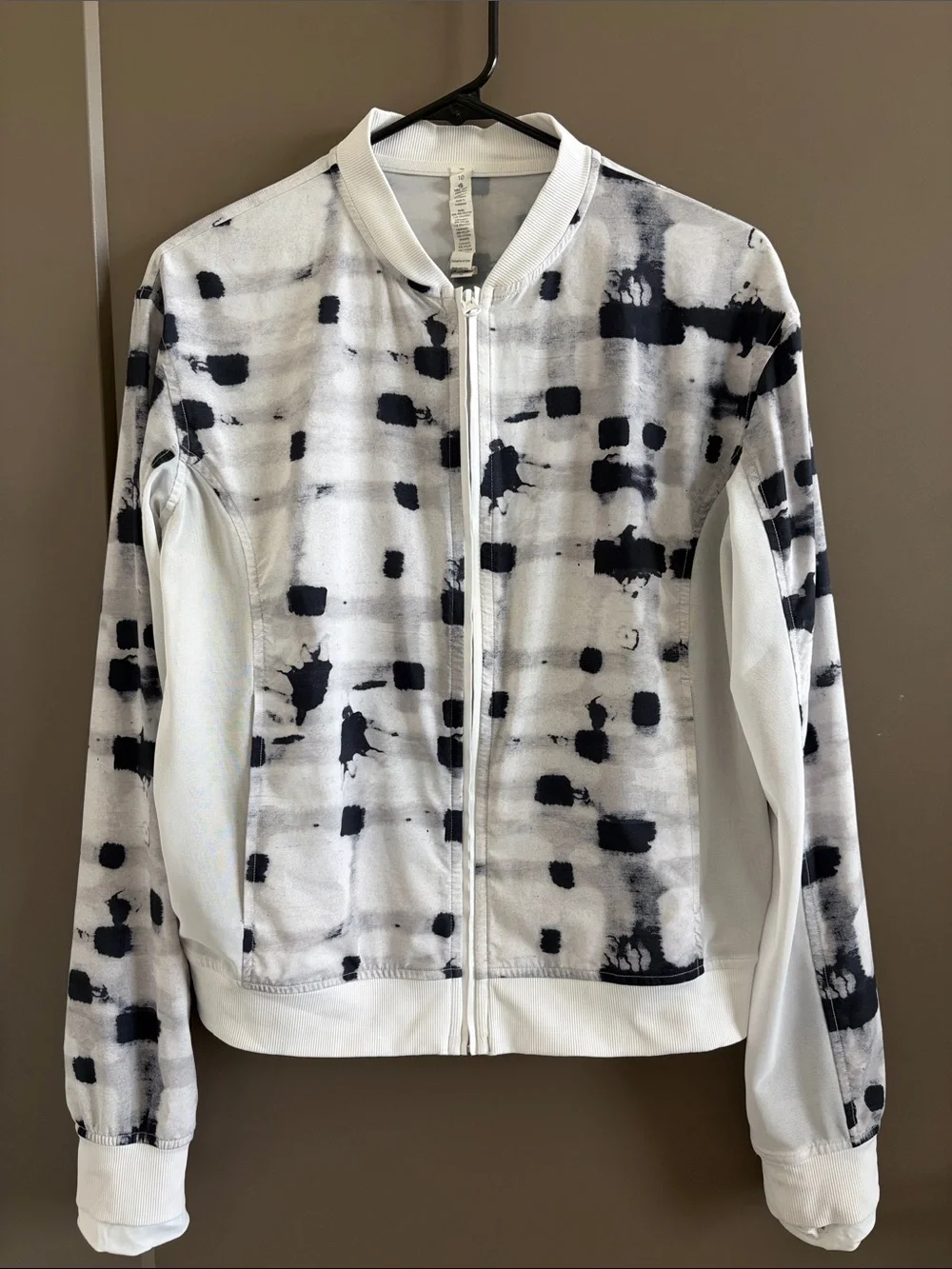 Lululemon Noir Jacket II