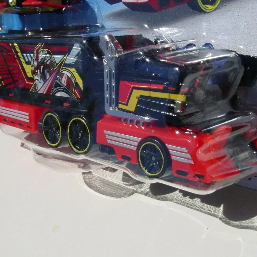 Hot Wheels deliver track