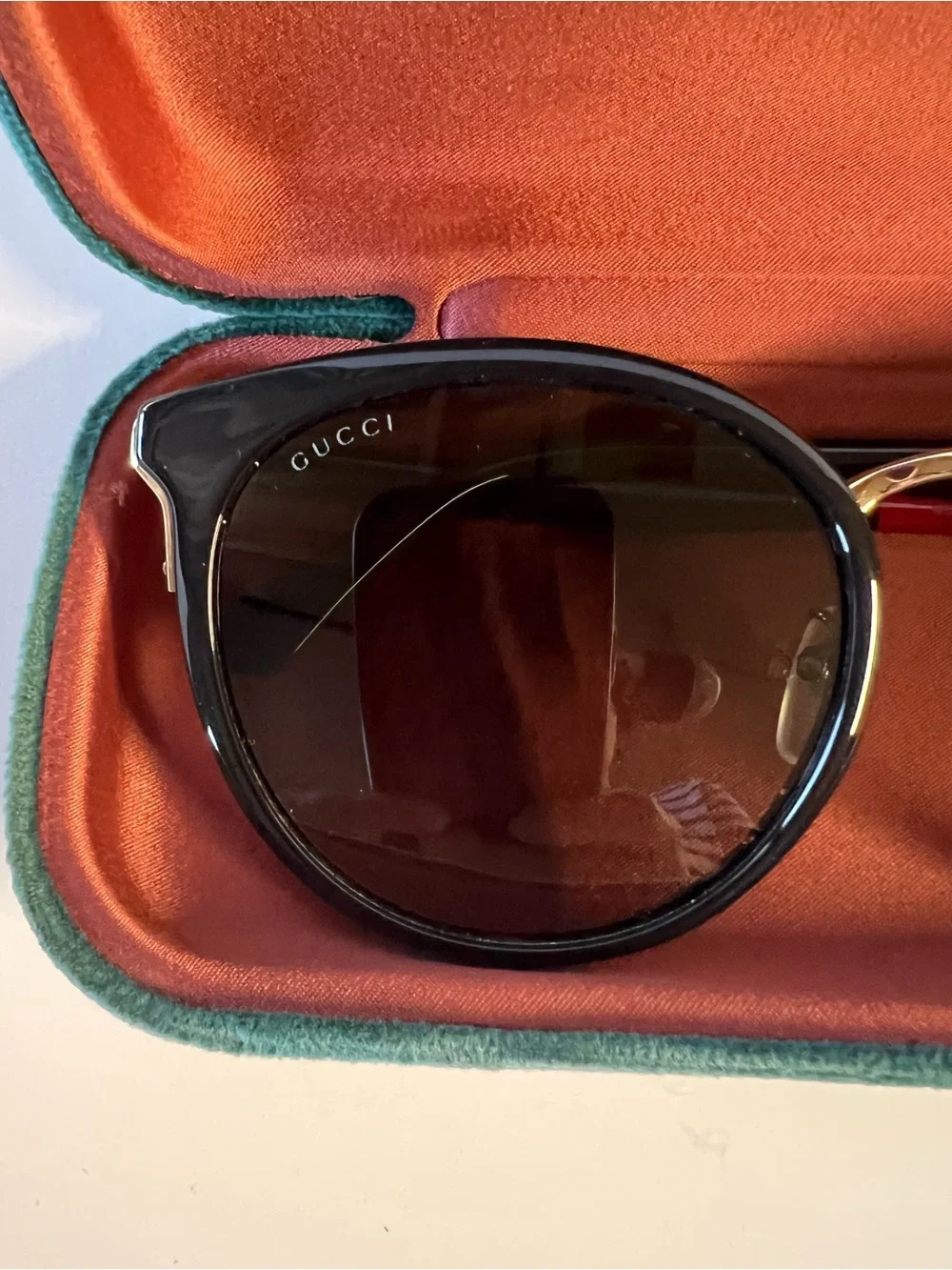 Gucci stylish round