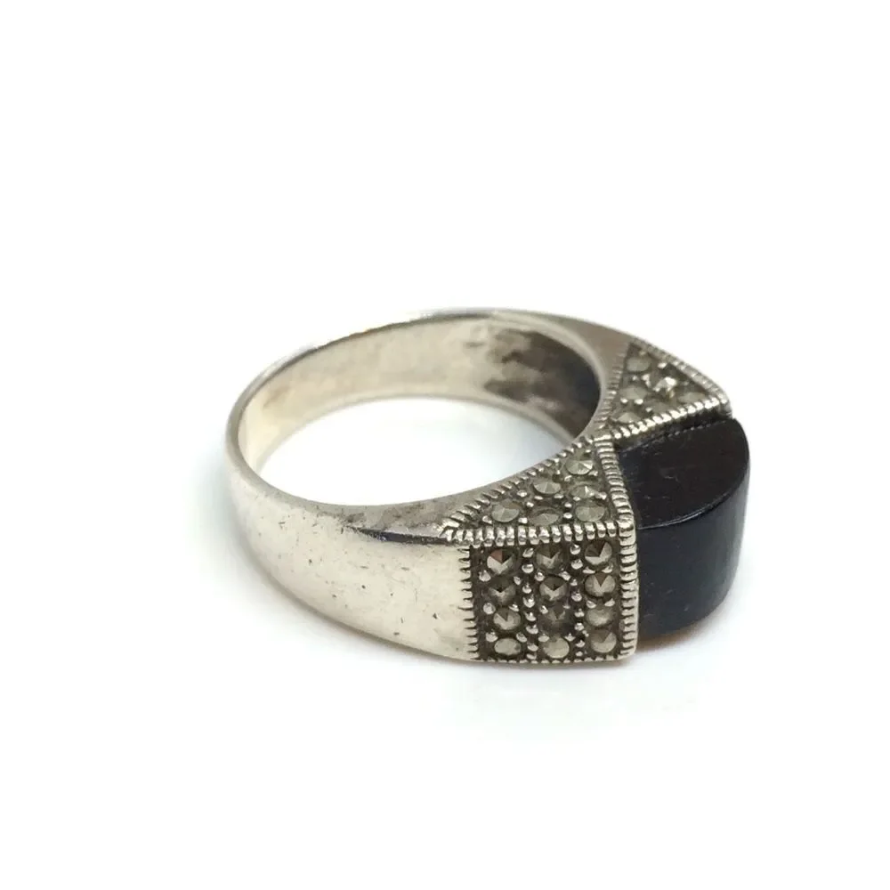 Vintage ring domed