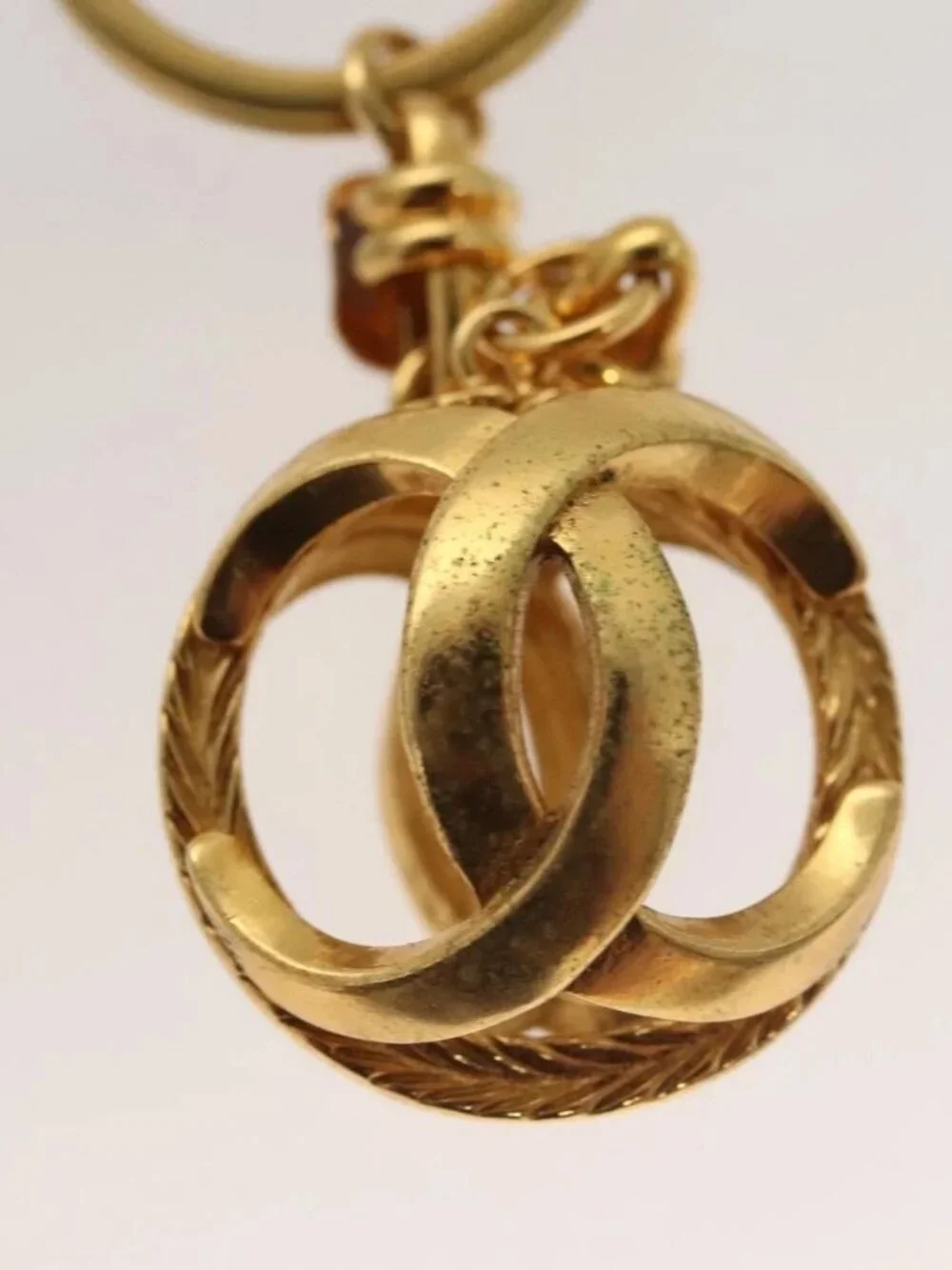 CHANEL brand	chanel color	gold