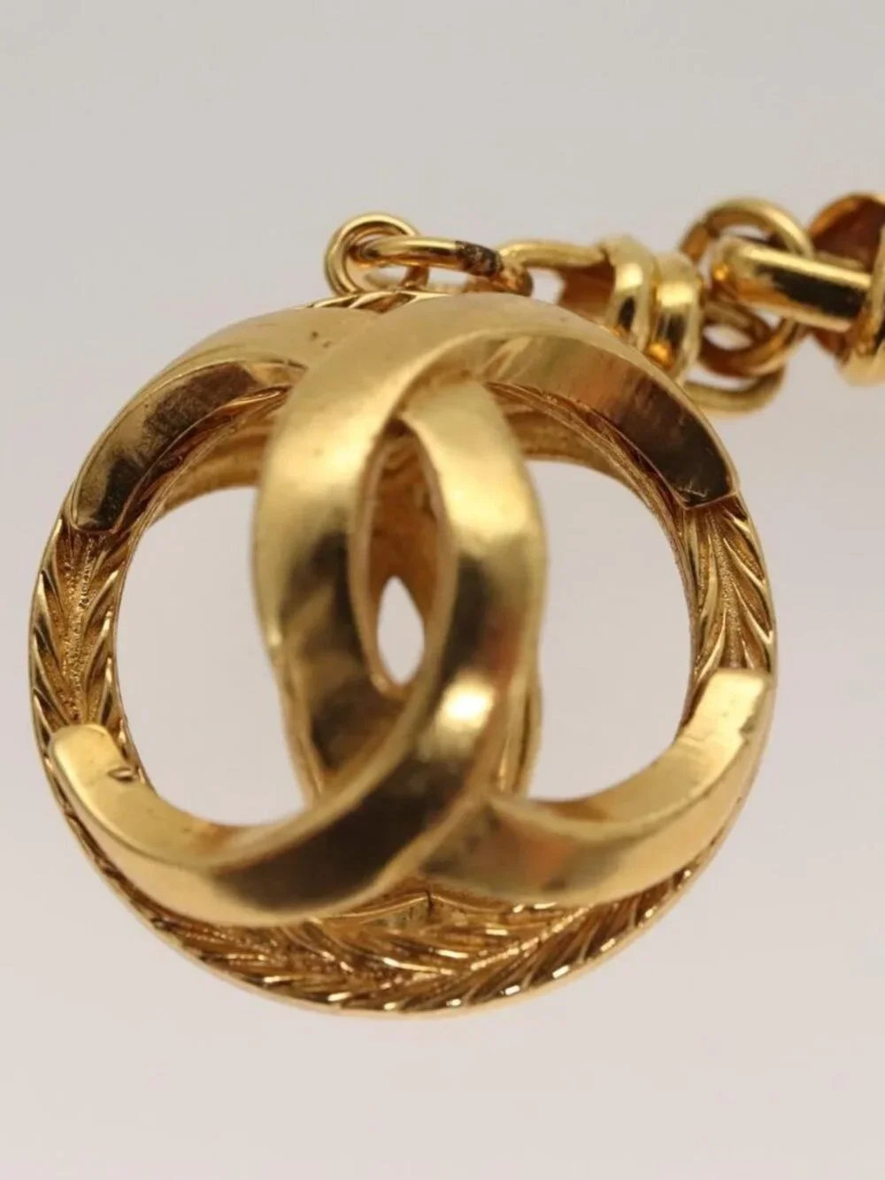 CHANEL brand	chanel color	gold