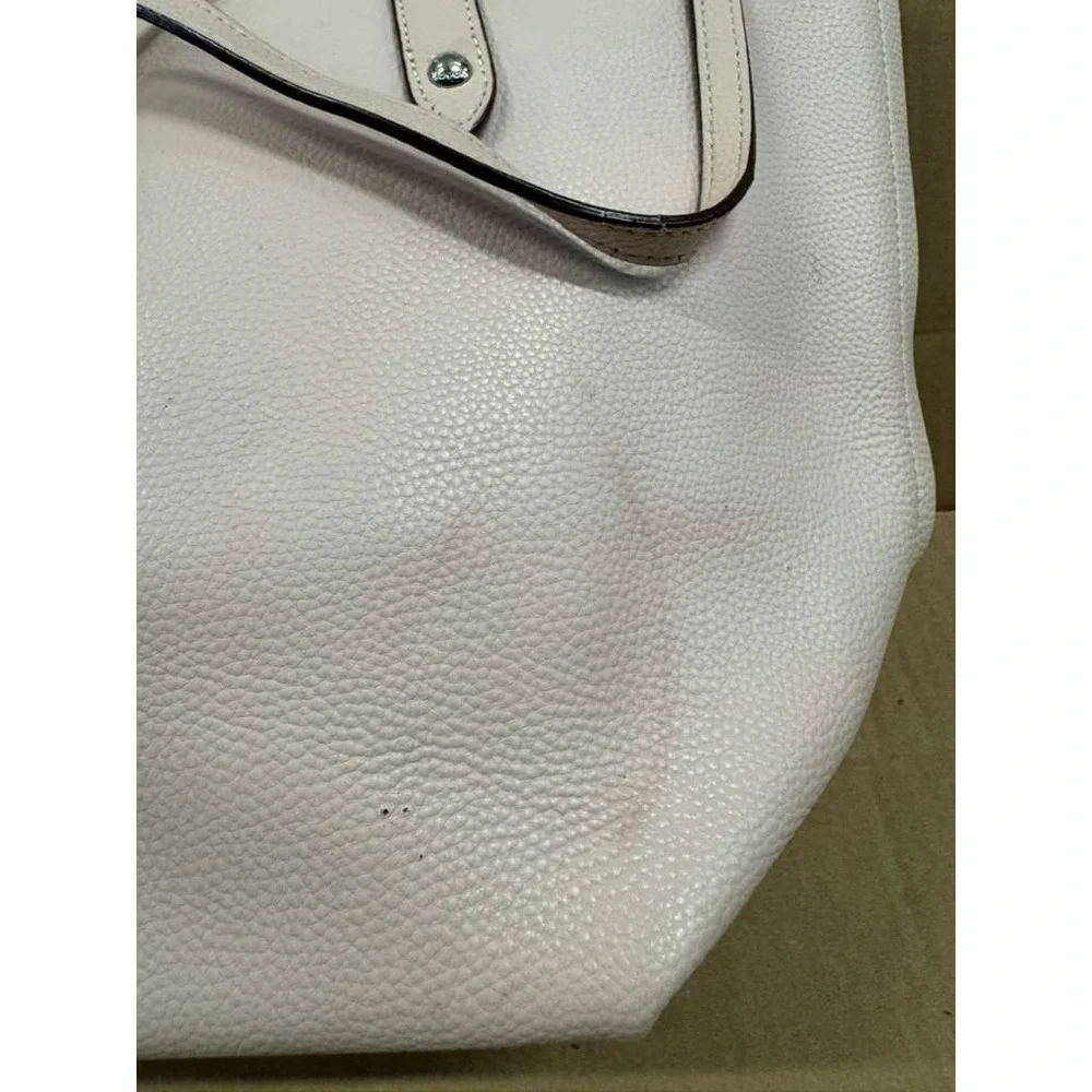 Coach has wear base
