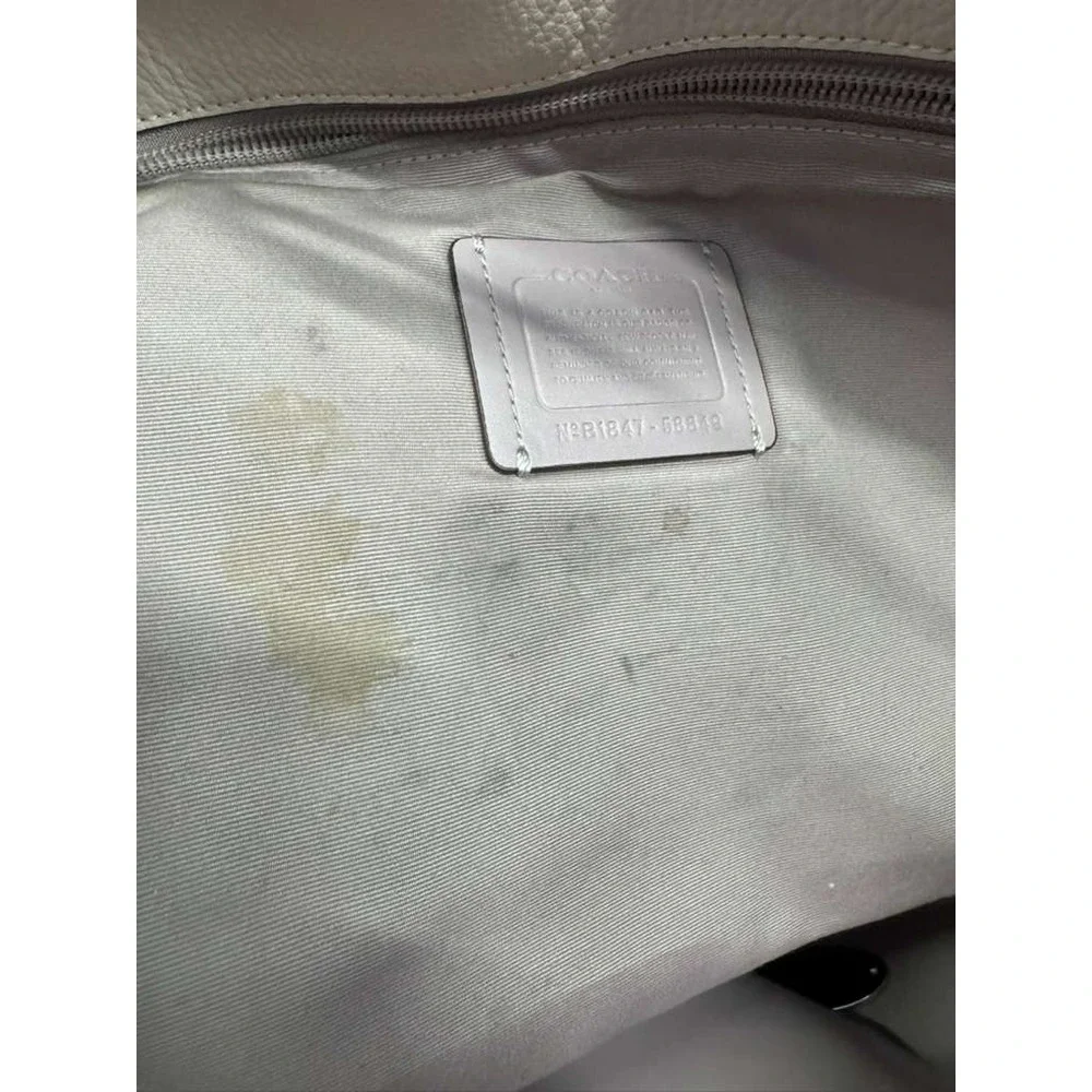 Coach signs damages base