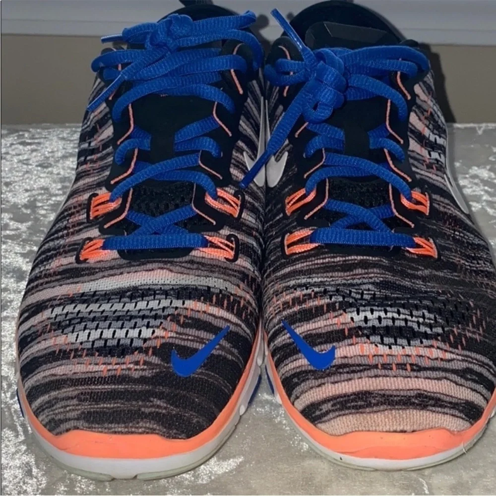 Nike free sneakers