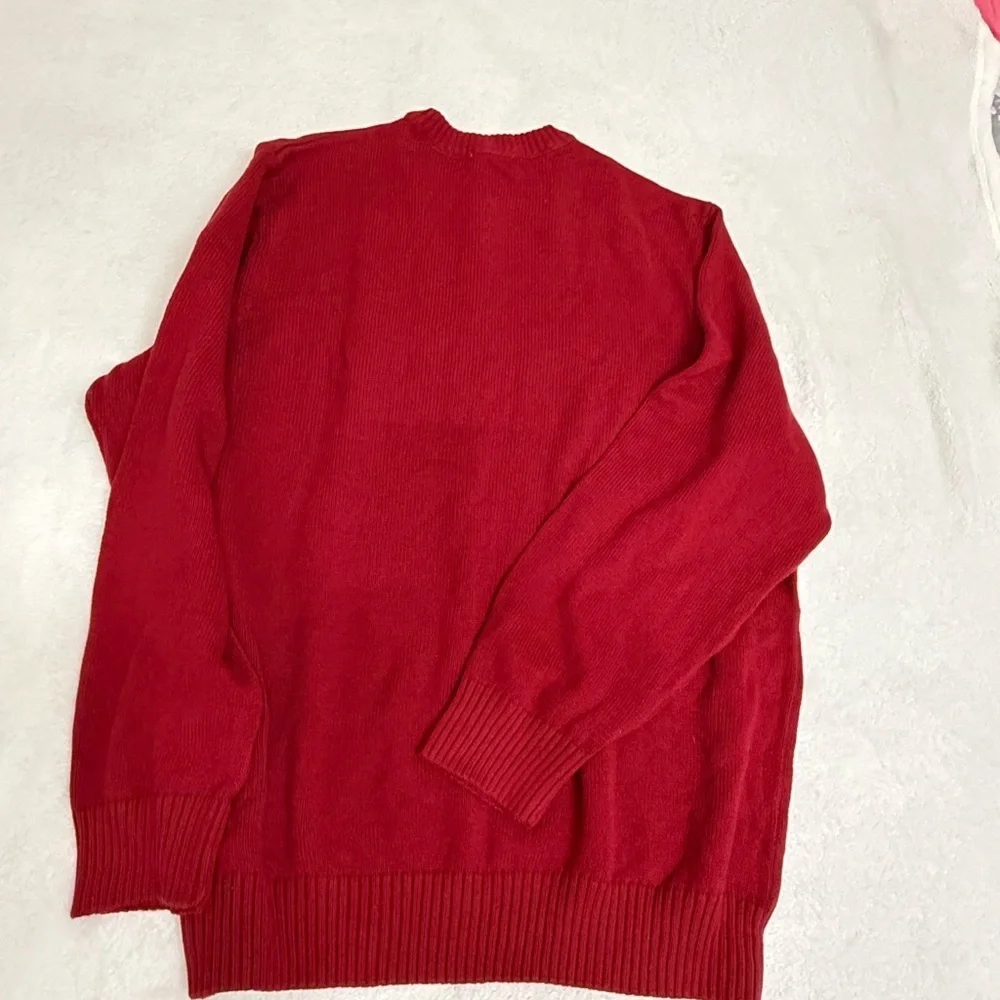 Dockers vibrant red