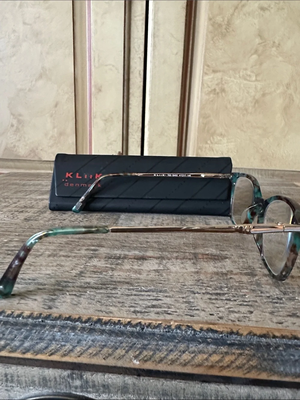 Kliik denmark eyeglass