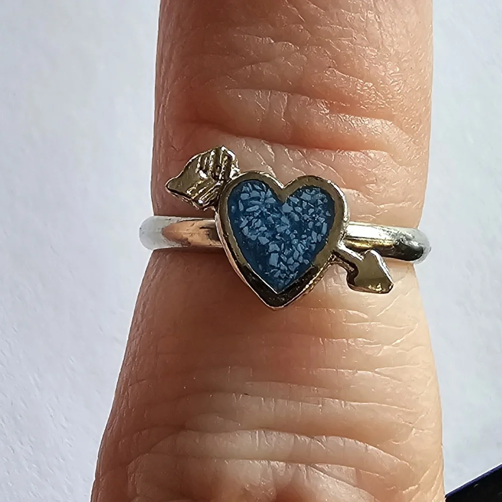 Vintage heart arrow