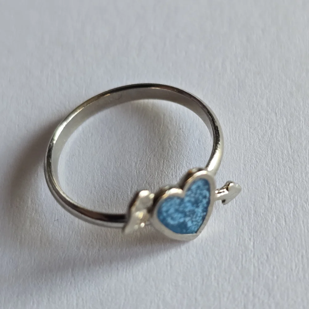 Vintage heart arrow