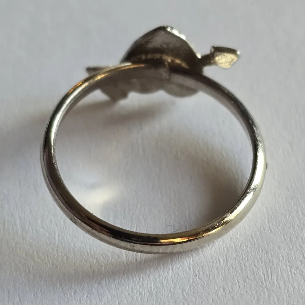 Vintage heart arrow