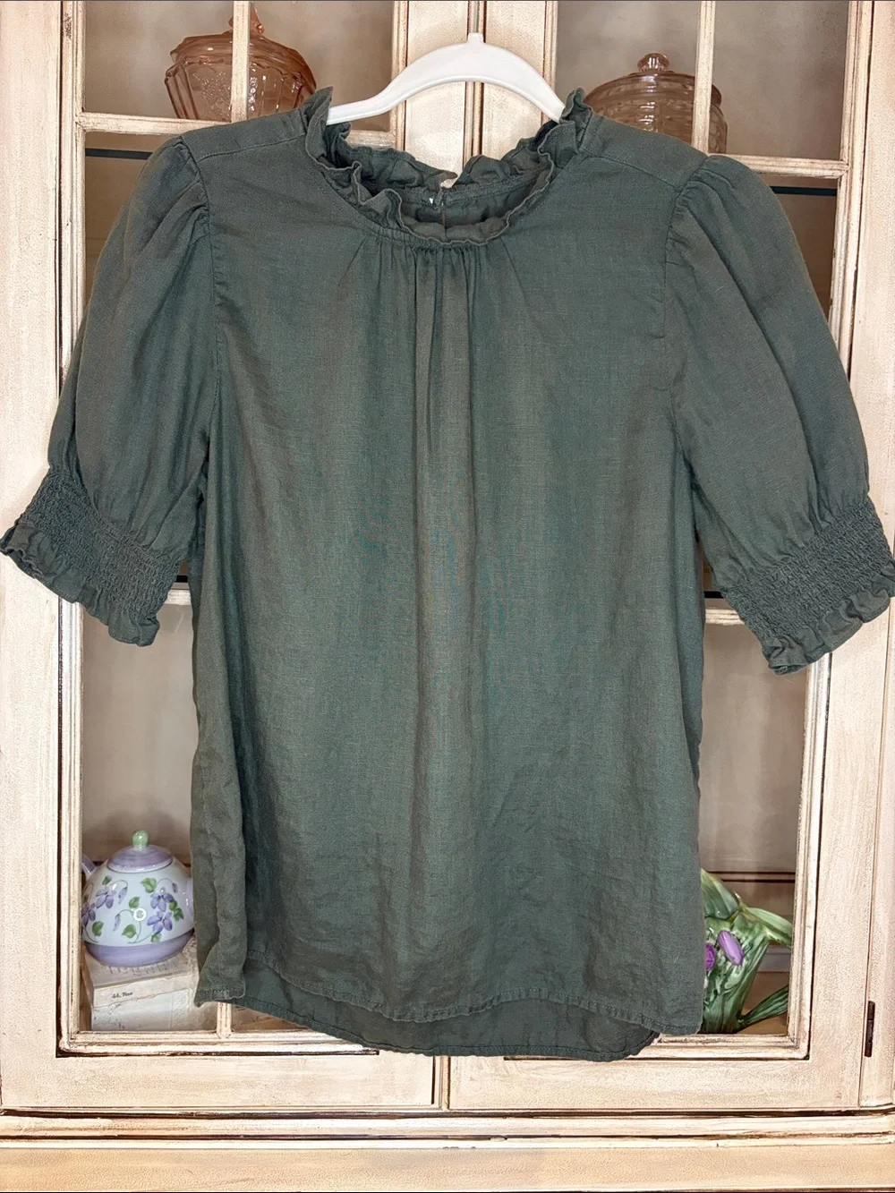 EUC J. Crew 100% Linen Ruffle Neck Puff Sleeve Top in Olive Green