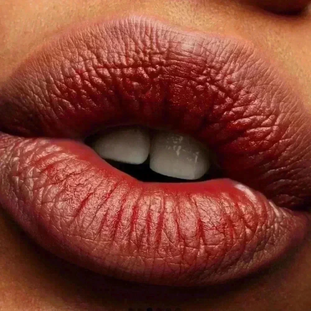 MAC Cosmetics blur red size