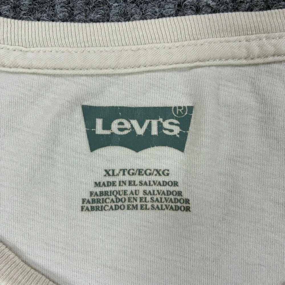 Levis excellent pre