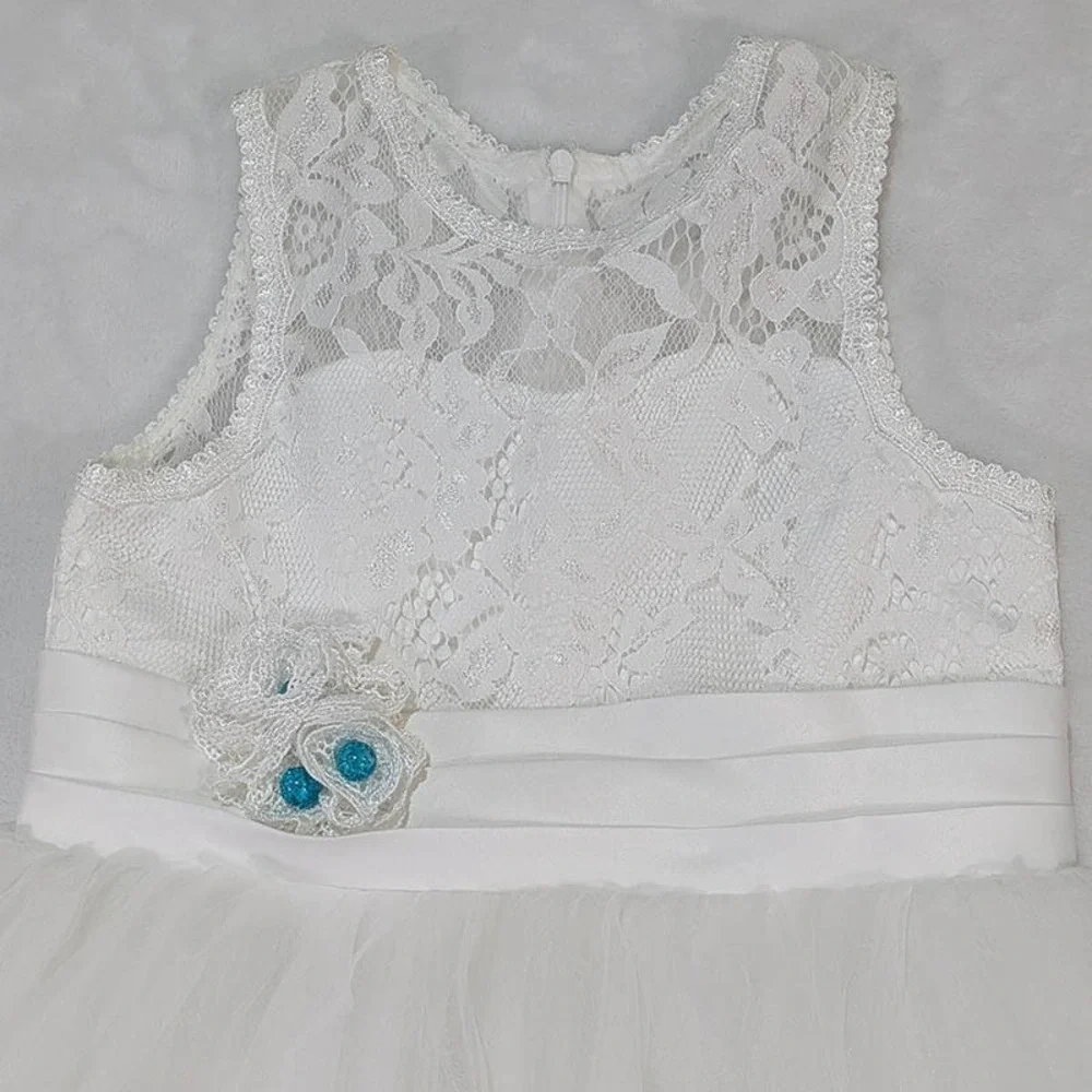 The Unbranded Brand flower girl