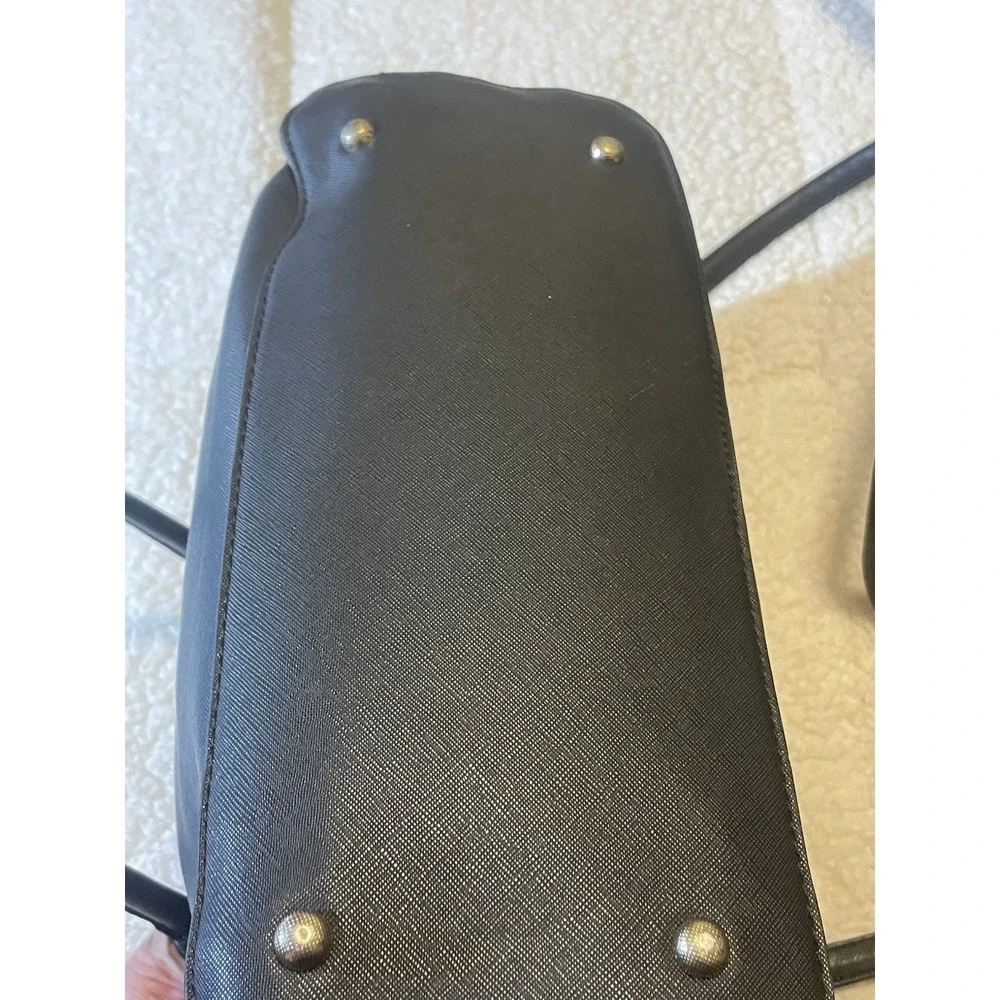 The Unbranded Brand this black