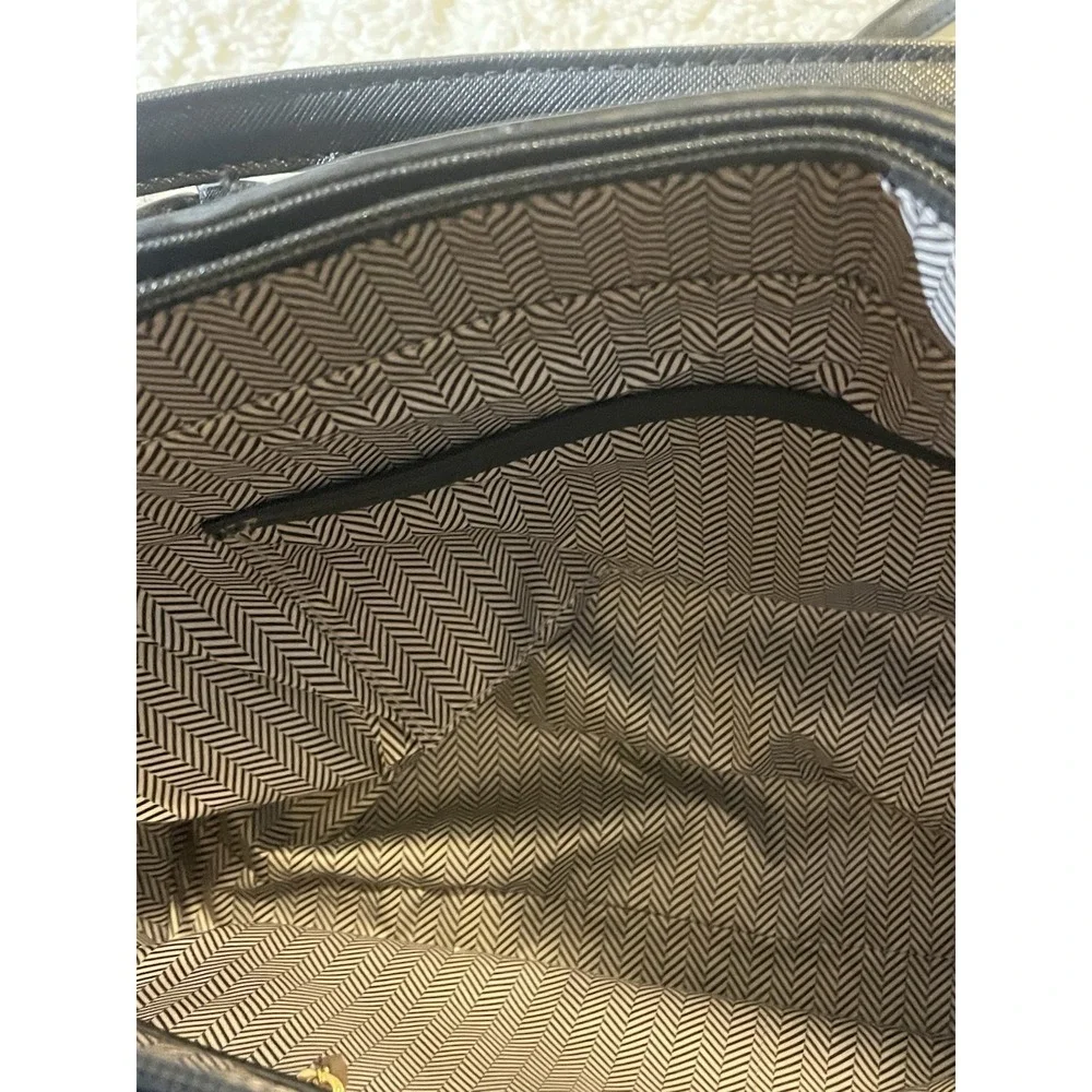 The Unbranded Brand this black