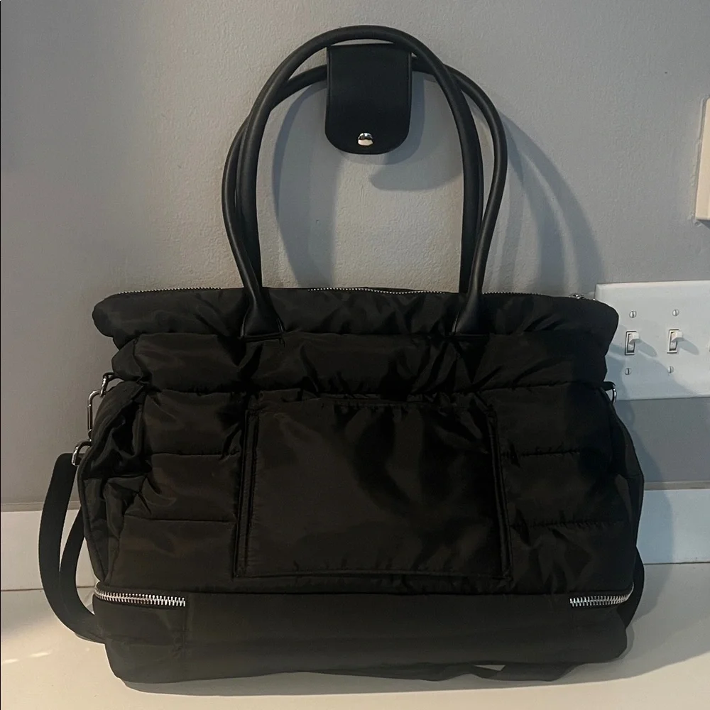 N/A spacious black
