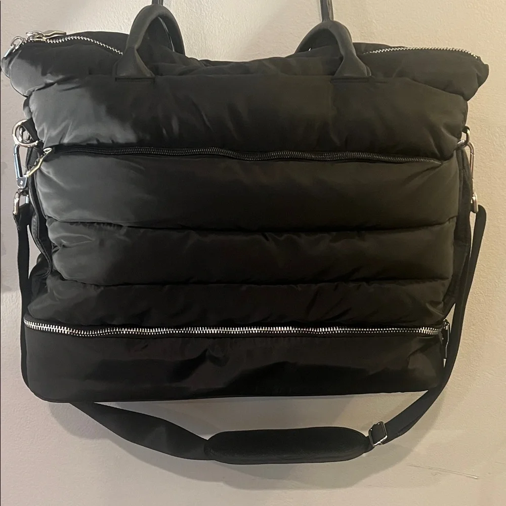N/A spacious black