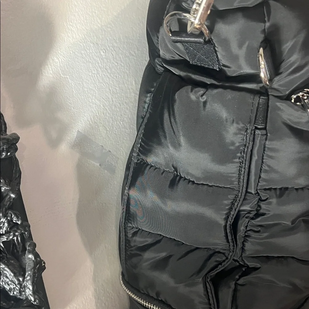 N/A spacious black