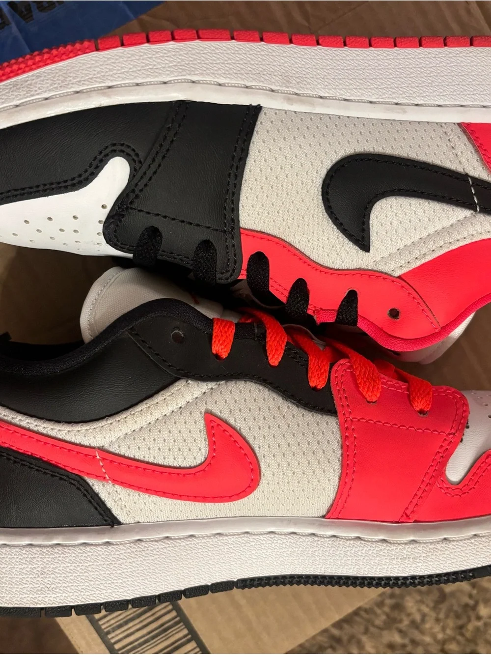 Nike low top