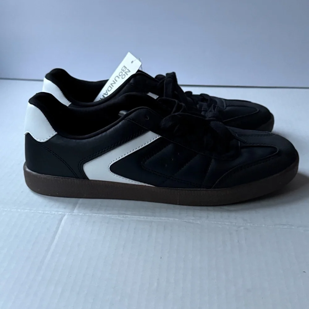 No Boundaries Shoes Sleek Black White Men's Sneakers‎ Size 8.5 Shoes Lace Up New