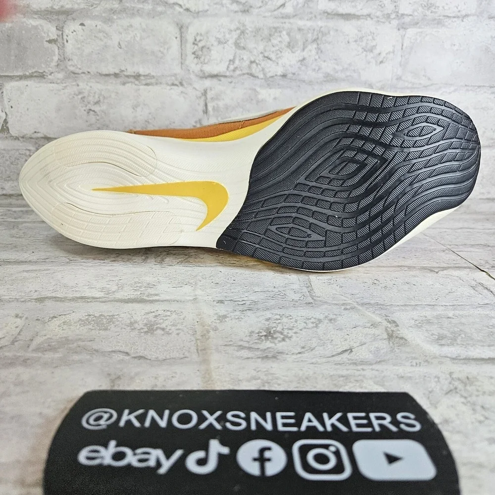 Nike moon racer