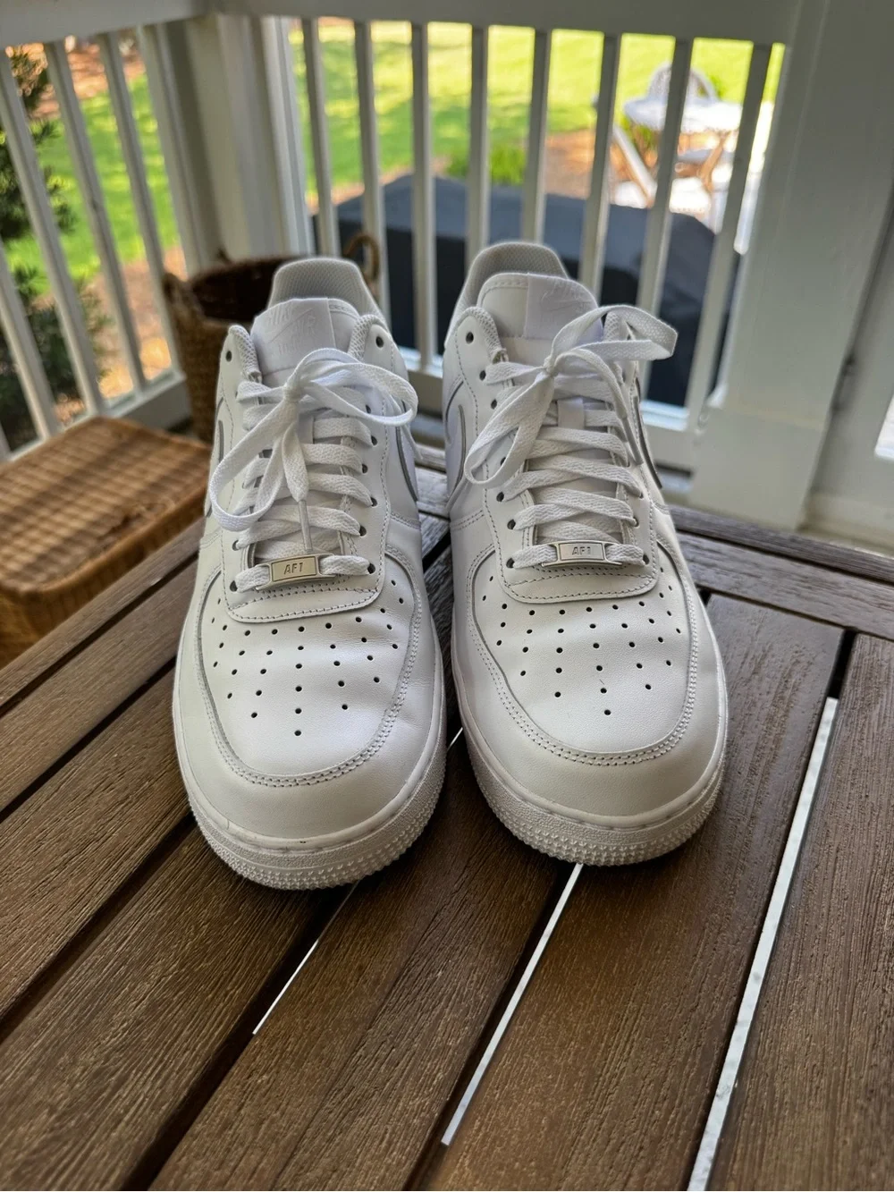 Nike clean low