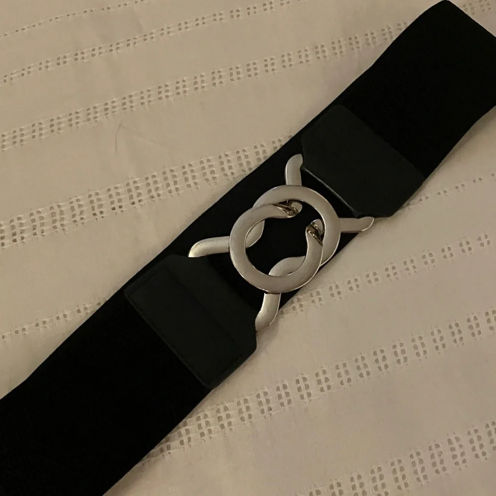 N/A stylish black
