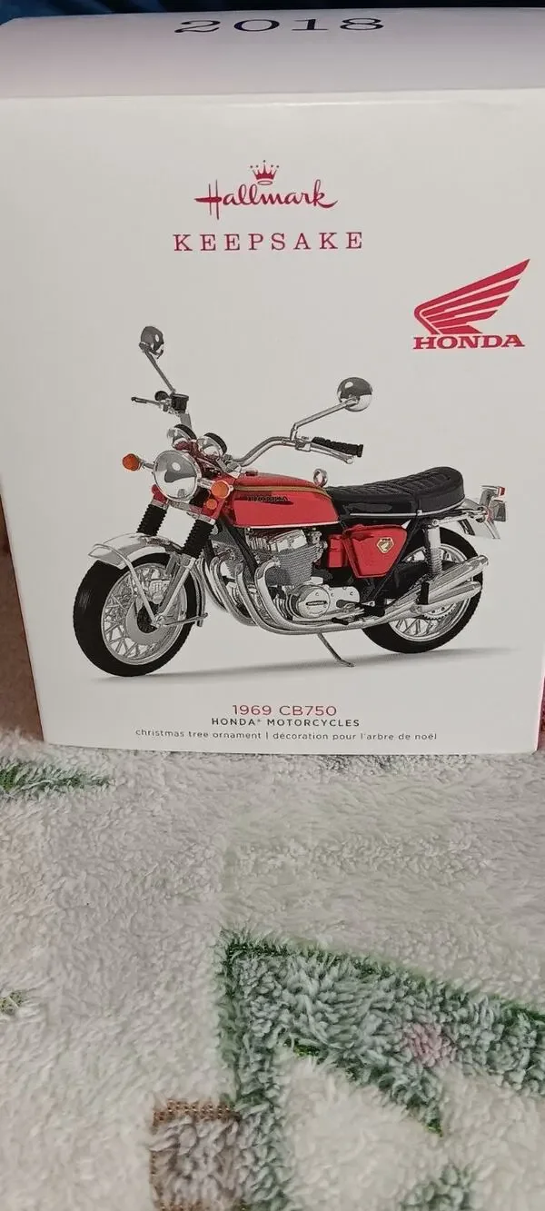 New in Box HONDA 1969 CB750 MOTORCYCLE 2018 HALLMARK ORNAMENT, NOS, collectable