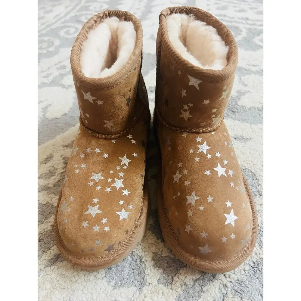 UGG new without