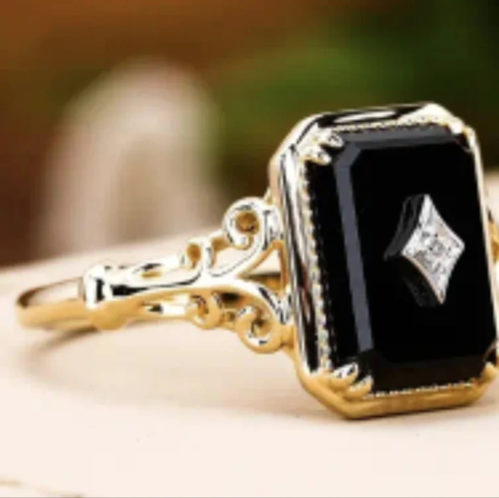 Elegant Black Onyx Ring Size 8 New With Tags