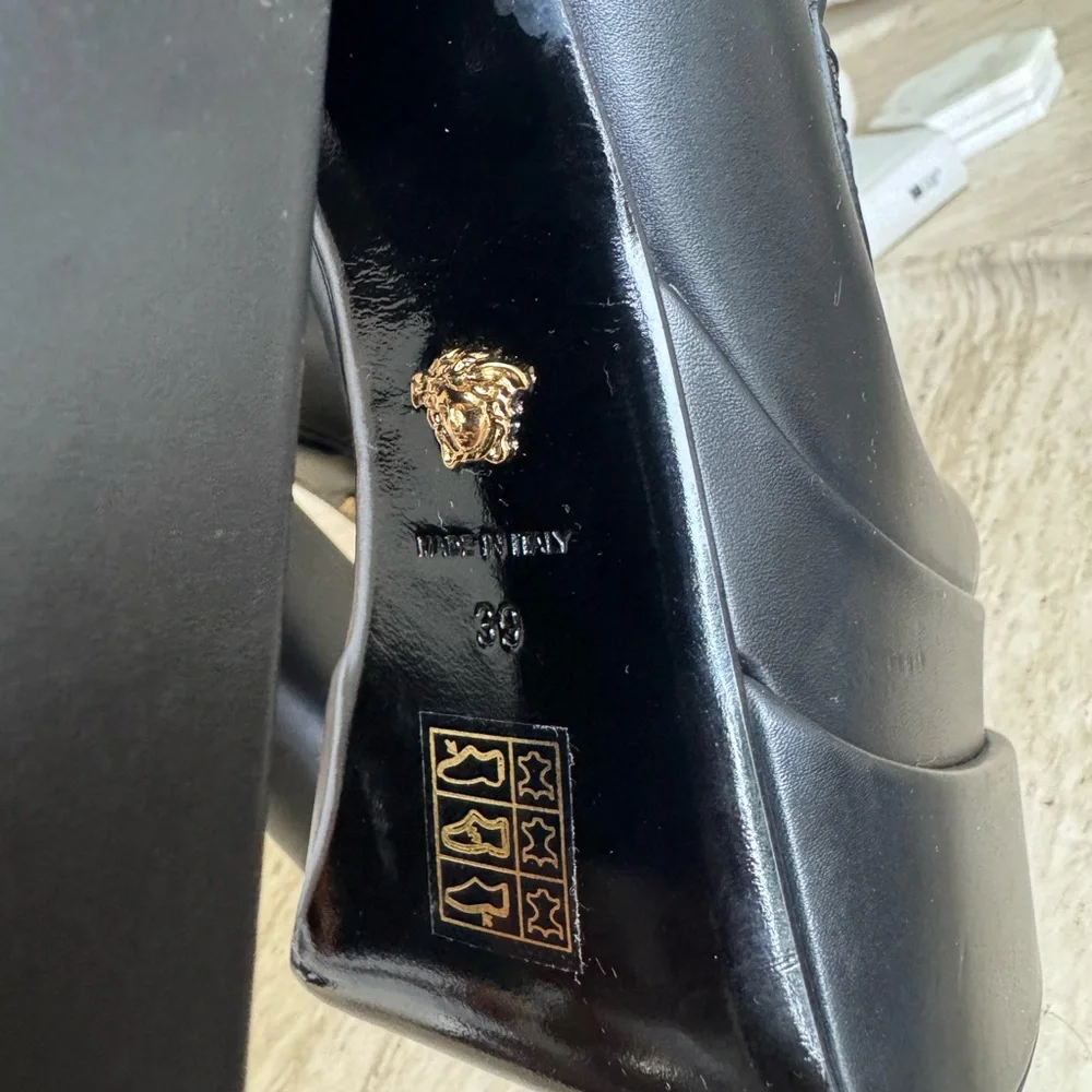 Versace aevitas leather