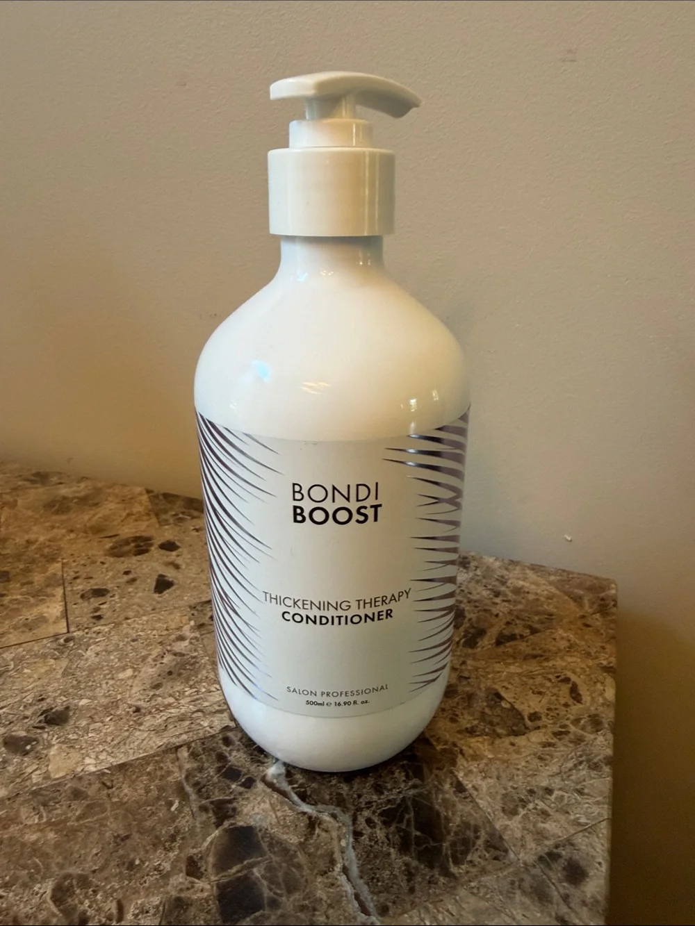 NEW Bondi Boost Thickening Therapy Conditioner - White