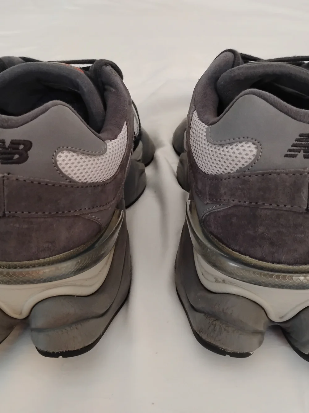 New Balance colorblock width track