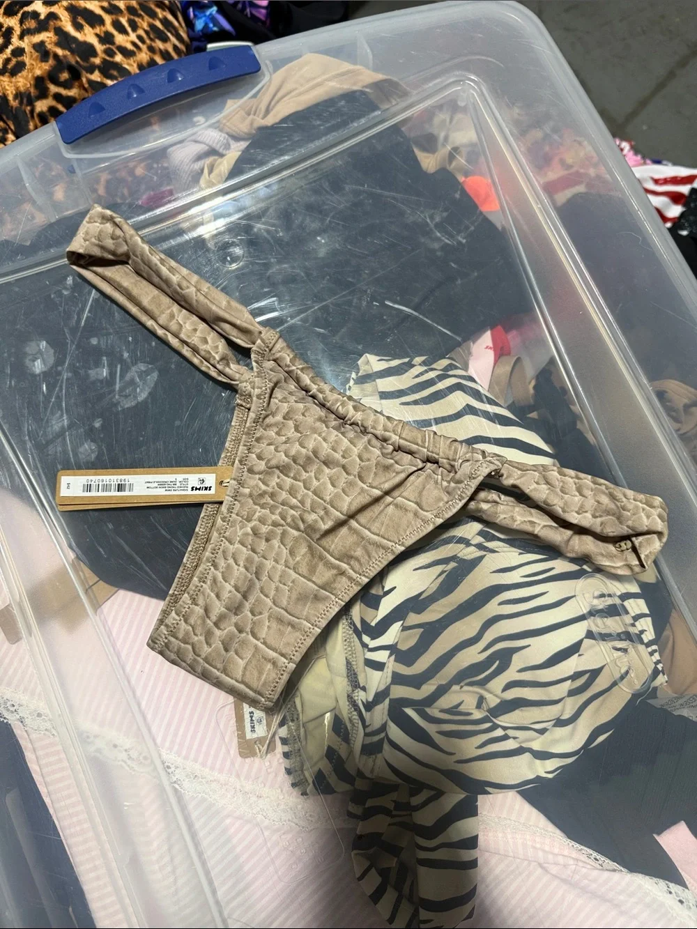 SKIMS nwt size