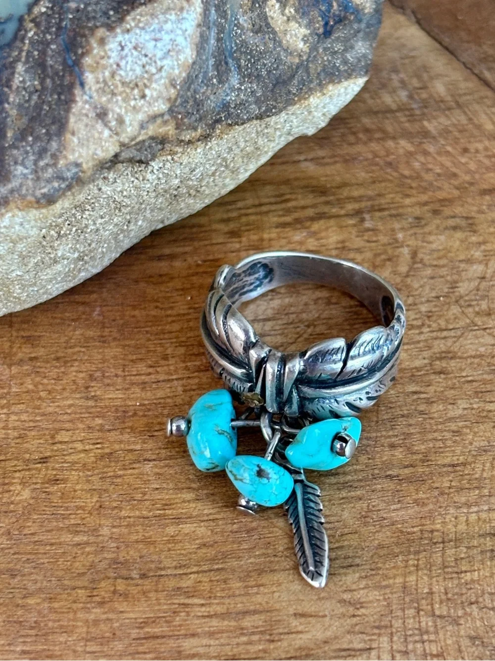 Vintage Turquoise Nuggets Feather Charm Sterling Silver Ring - size 5.5